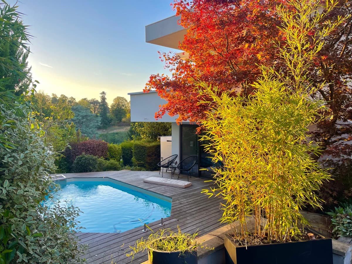 Jardin et piscine — Centre Pilates Mont d'Or
